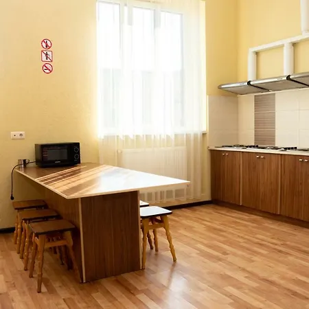 Monada & Хостел